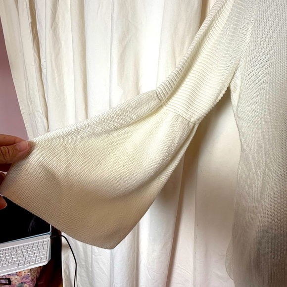 Chicos Ivory Women's Sz 1 (US Sz 6-8) v-Neck Butterfly Long Sleeve Sweater - Picture 5 of 5